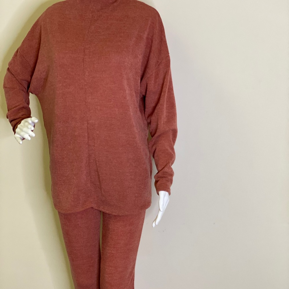 Women’s Snuggle Rust Set - Picture 4 of 7